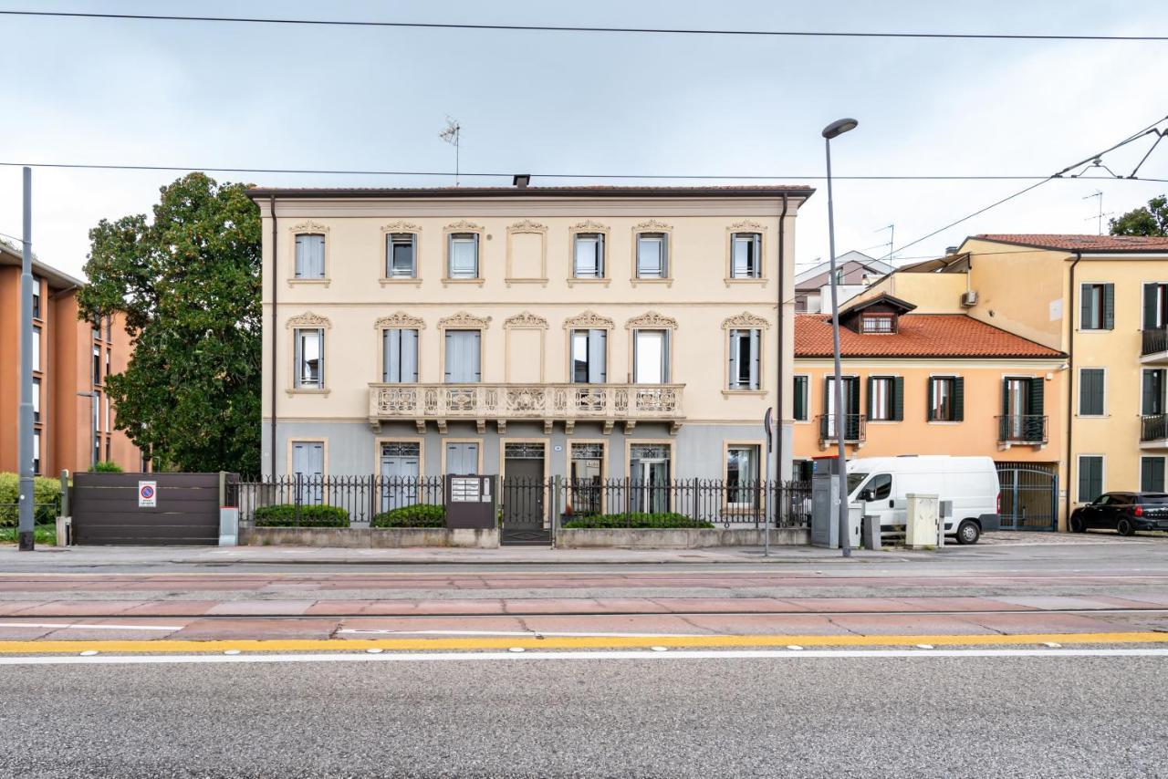 Corte Cappuccina 14 Elegant Apt Con Parcheggio! Padova Exterior photo